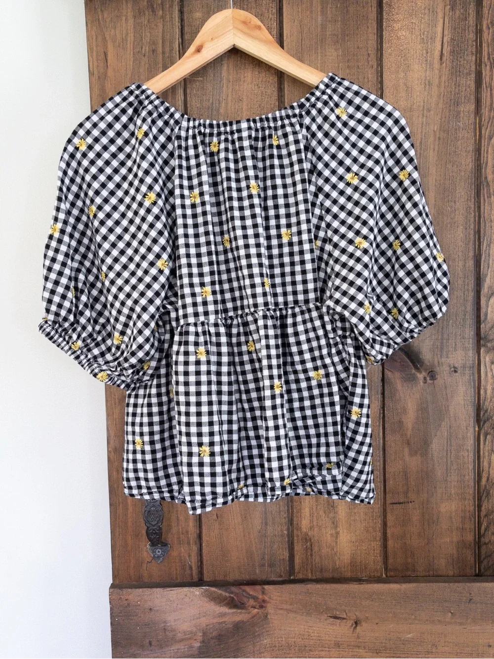 Old Navy Black & White Gingham Checkered Embroidered Daisy Babydoll Blouse Large